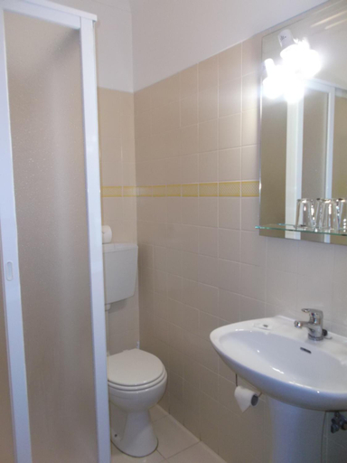 Bathroom 2, Residencial Santa Clara, Ourém