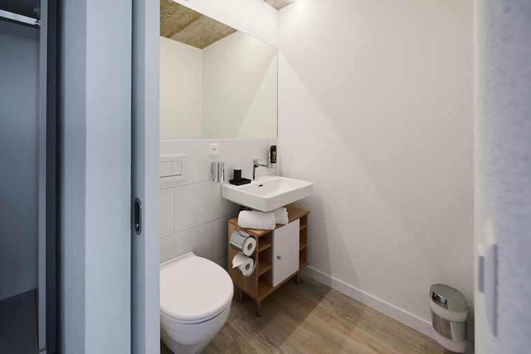Bedroom 4, Aabach Hotel, Hinwil