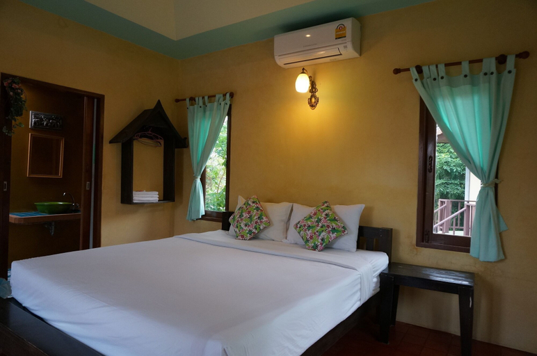 Bedroom 3, Baanbali Beach Resort, Pran Buri