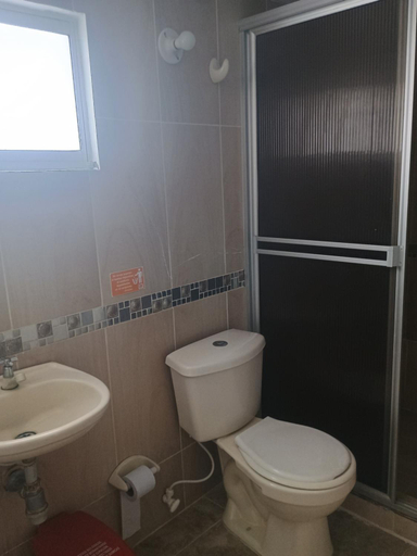 Bathroom 3, Hotel Inversiones Napoles, Puerto Triunfo