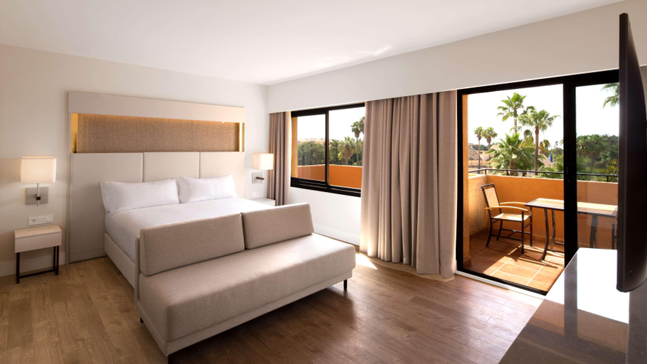 Bedroom 3, DoubleTree by Hilton Islantilla Beach Golf Resort, Huelva