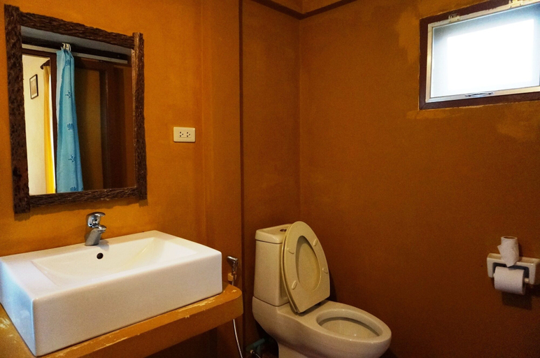 Bathroom 4, Baanbali Beach Resort, Pran Buri