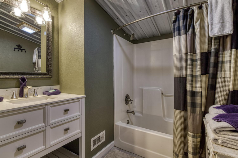 Bathroom 3, Breathtaking View, Hot Tub, Free Tickets, Fire Pit, WIFI!!!, Sevier