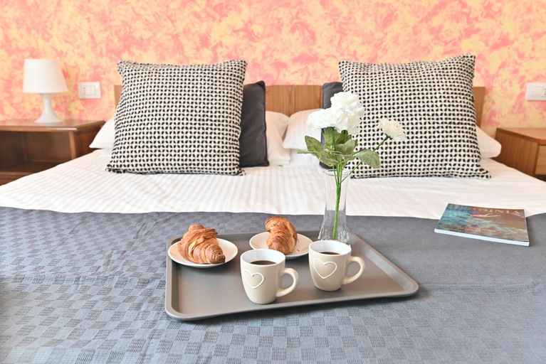 Bedroom, IzzHome Central, Cagliari