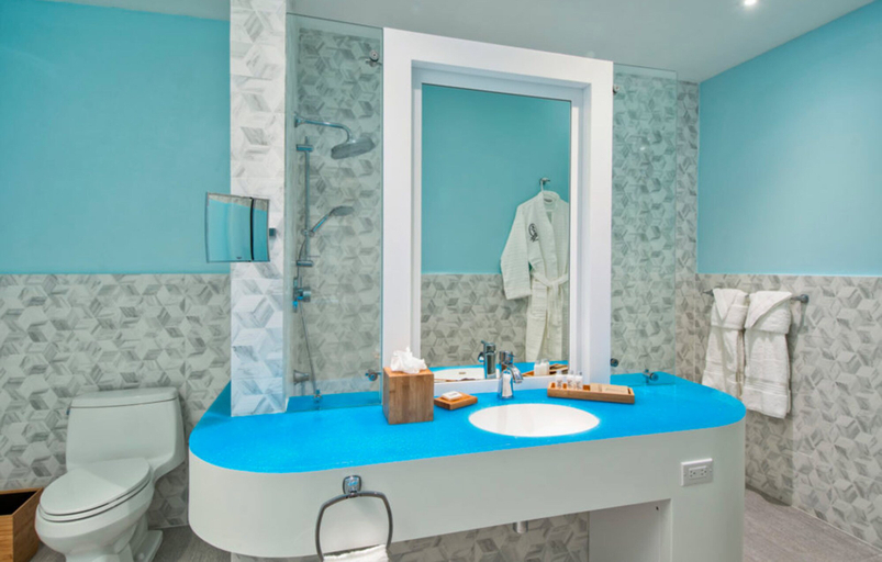 Bathroom 4, Cane Garden Bay Beach Hotel