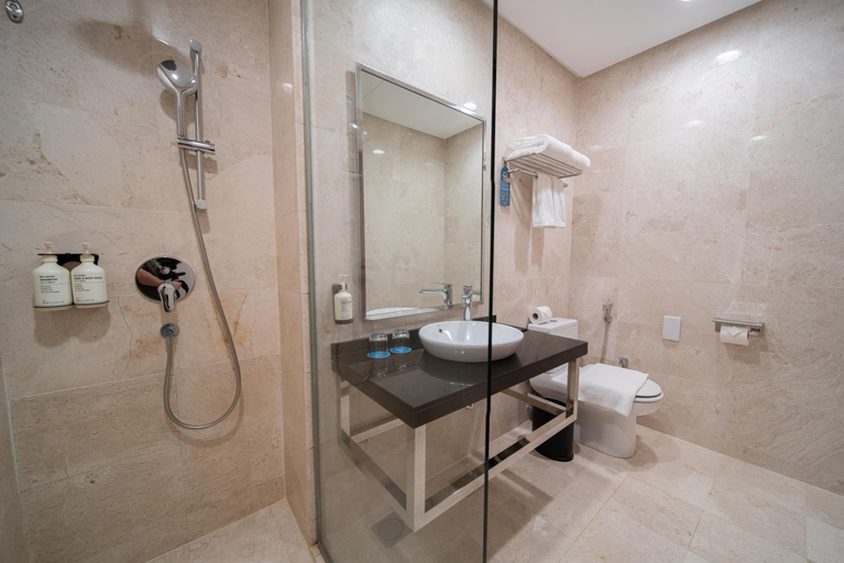 Bathroom 11