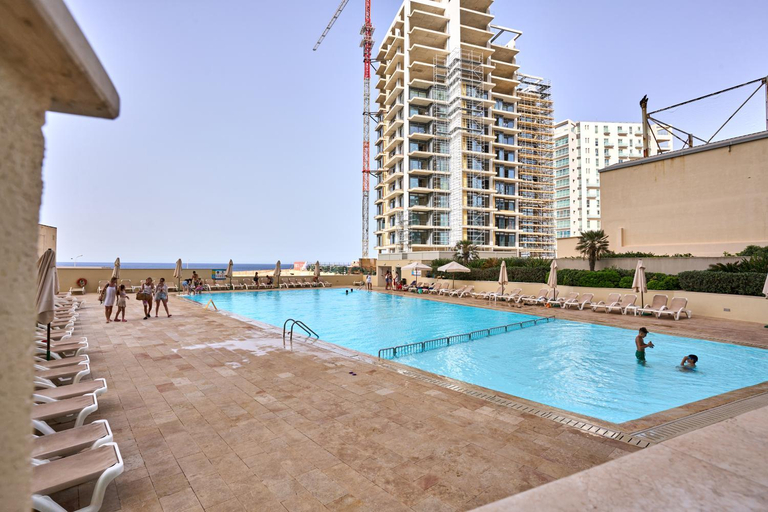 Sport & Beauty 2, FortCambridge 2BR, Pool, Terrace