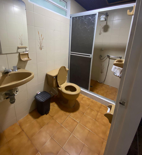 Bathroom 5, Casa turistica JB, Líbano