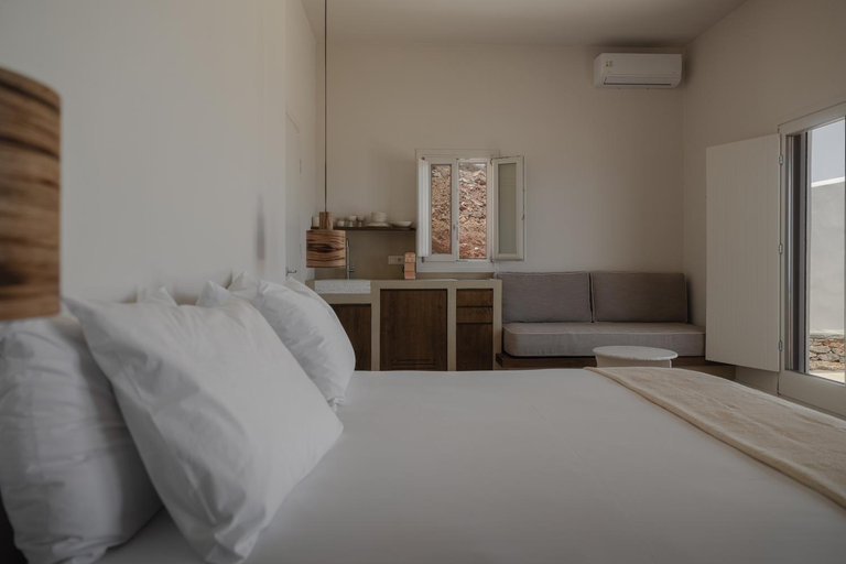 Others 4, Piperi Suites, South Aegean