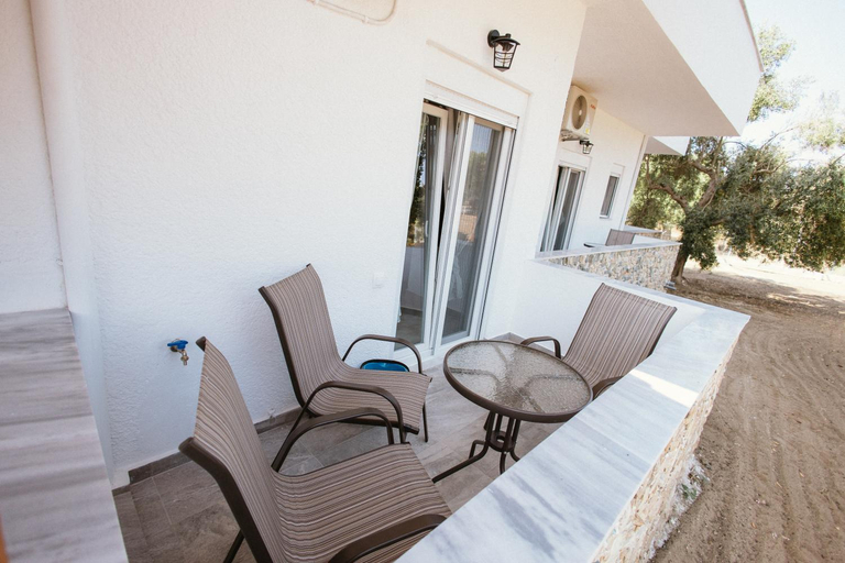 Others 4, Villa Theano 2, Central Macedonia
