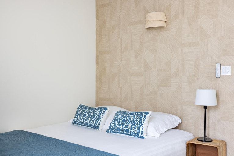 Bedroom 2, Residence Courcelle, Hauts-de-Seine