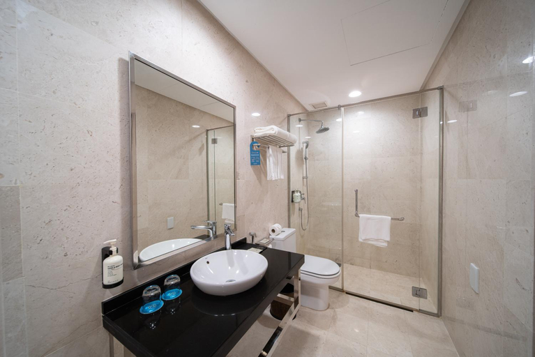 Bathroom 12
