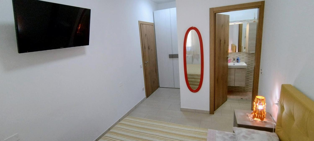 Facilities 5, Camere Vetralla, Ancona