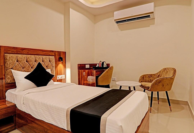 Bedroom 2, RROOMS Hotel Heera Grand, Lucknow