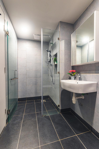 Bathroom 4, Charis Seaview Suites at Jesselton Quay Kota Kinabalu, Kota Kinabalu