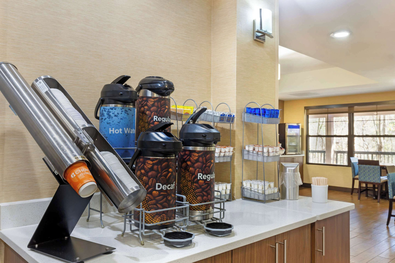 Food & Drinks 5, Comfort Suites Downtown Winston Salem , Forsyth
