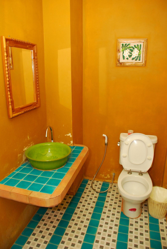 Bathroom 4, Baanbali Beach Resort, Pran Buri