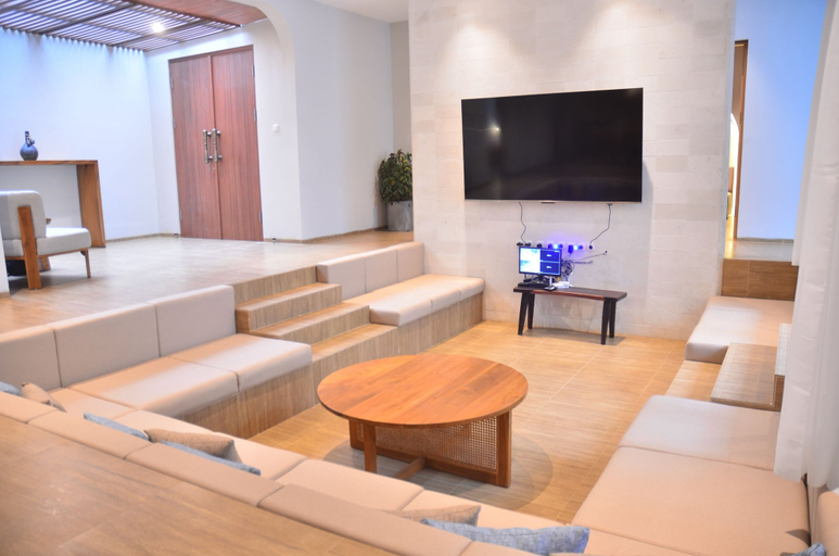 Others 5, Maplewood Mountain 9BR with Heated Pool, Bandung