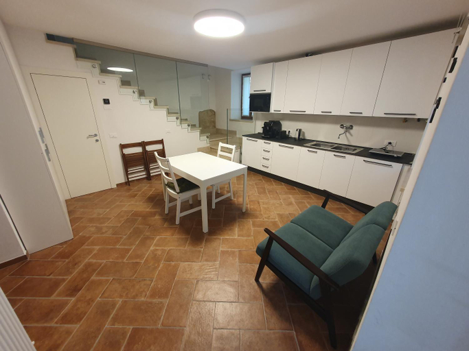Kitchen 5, B&B Carazzole, Verona