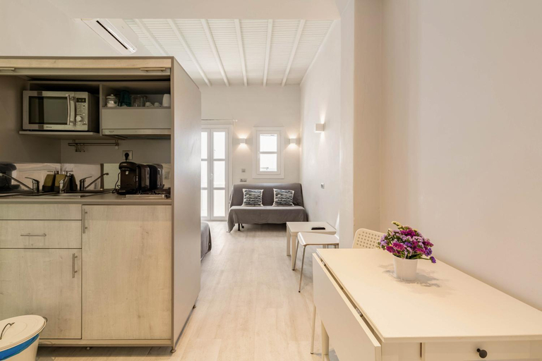 Kitchen 4, Elenitas flat next to the Windmills, South Aegean