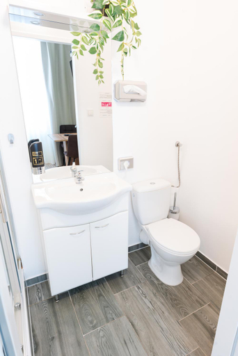Bathroom 3, Hotel Schonbrunn by Vienna Living Apartments, Wien