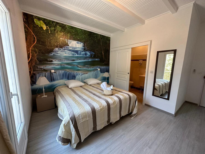Bedroom 2, Hotel du Bastier, Var