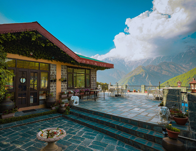 Food & Drinks 5, Udechee Huts Hotel, Kangra