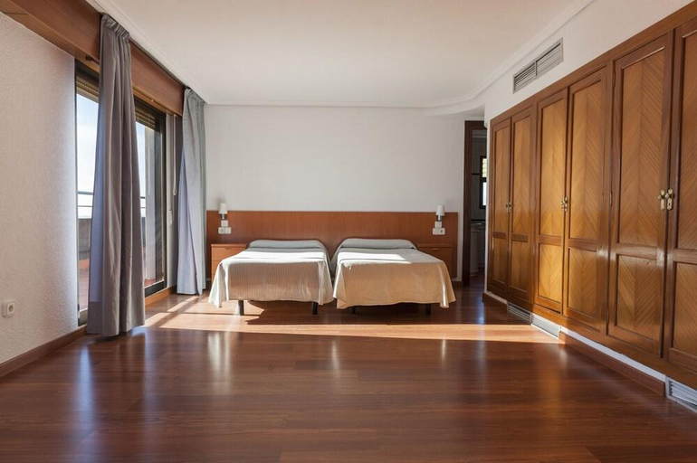 Bedroom 3, Apartamentos Michel Angelo Benidorm, Alicante