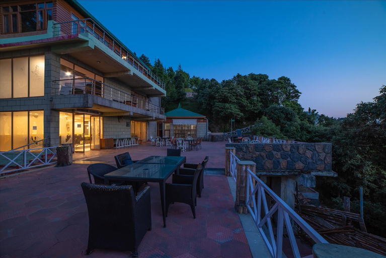 Exterior & Views