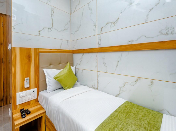 Bedroom 2, Hotel Al Fatah, Mumbai City