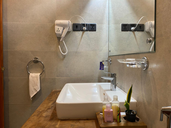 Bathroom 3, Avons Residence Hantana, Pathahewaheta