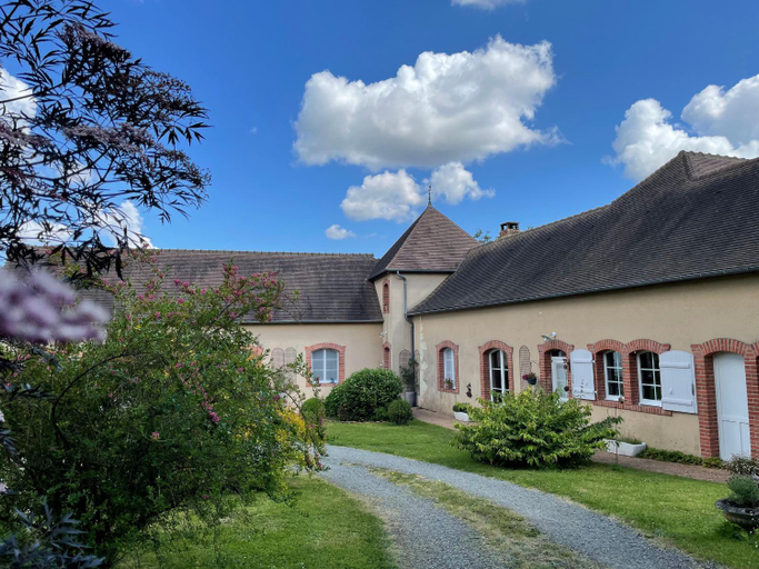 Others 5, Chambre d'hotes spacieuse et tranquille avec parking prive - FR-1-410-446, Sarthe