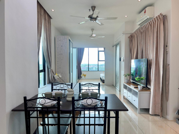 Dining Room 8