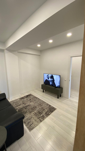 Others 4, RentNow White and Cozy Apartment in Center, Parking