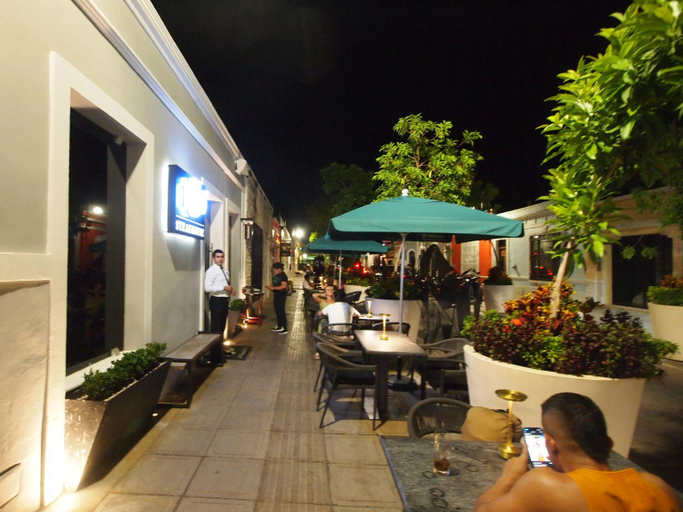 Food & Drinks, Villa Candita, a unos pasos del Paseo Montejo, Mérida