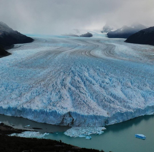 5, La Comarca Azul, Lago Argentino