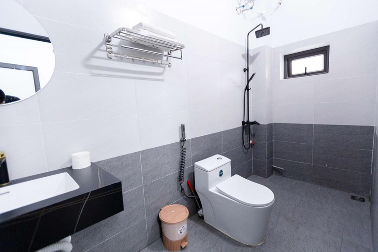Bathroom 4, New Way Homestay, Hoa Lư