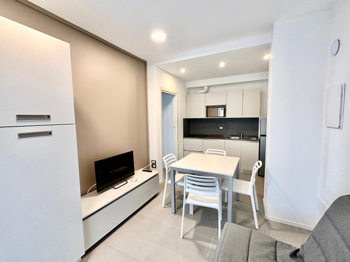 Others 3, Nuovo condominio con piscina e garage, Venezia