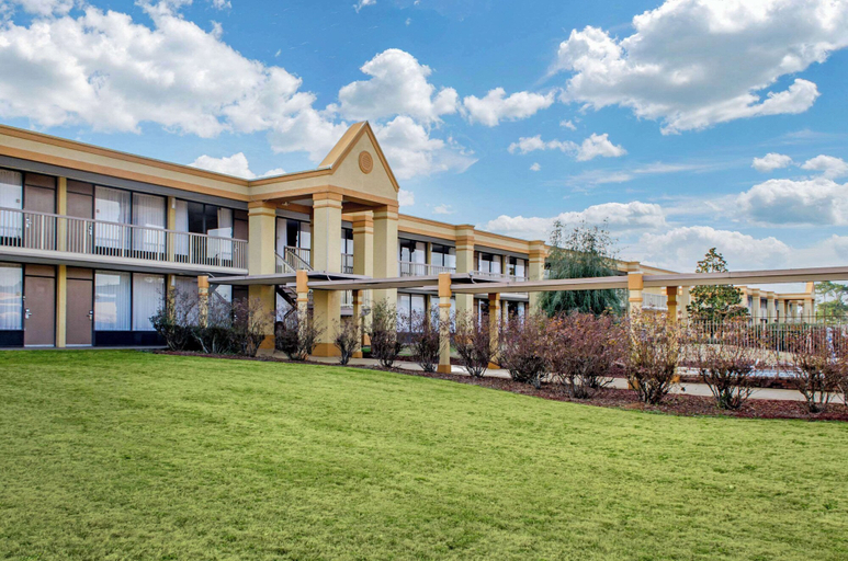 Exterior & Views 2, Quality Inn University Area, Pike