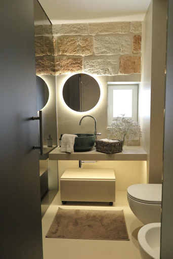 Bathroom 2, La Volpe e l'Uva, Bari