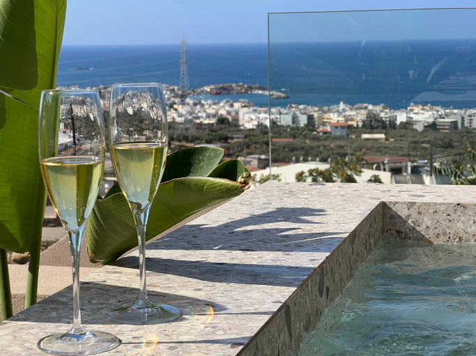 View 2, Kaptara Premium Villa, Plunge Pool & Jacuzzis, Crete