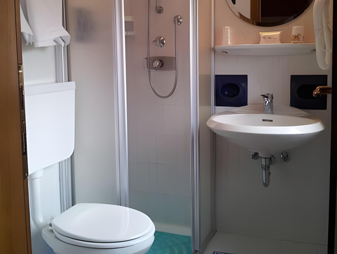 Bathroom 3, Garni Val Udai, Trento