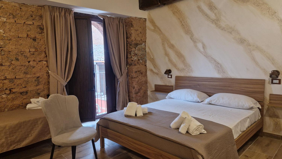 Bed, La Ciminiera Rooms, Catania