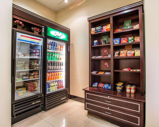Food & Drinks 5, Comfort Suites Troy-I75, Troy