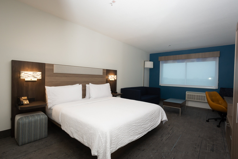 Holiday Inn Express & Suites WACO DOWNTOWN by IHG - Tap to explore photos