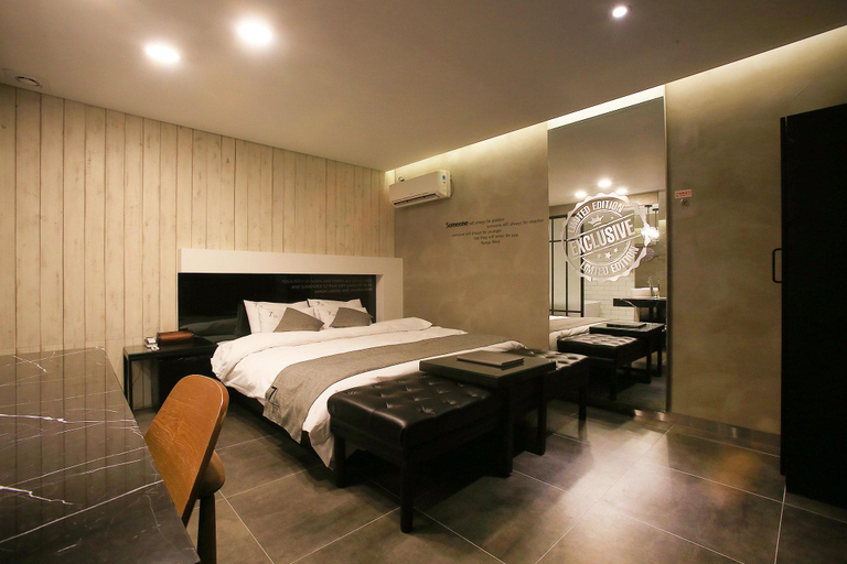 Bedroom 9