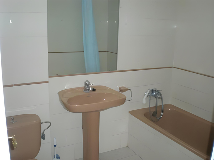 Bathroom 3, Acantilados, Tarragona
