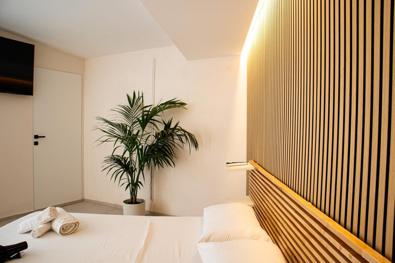 Others 3, Suites Mediterranee, Taranto