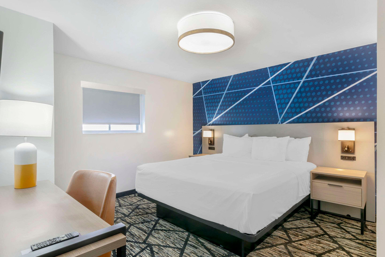 Bedroom 4, Comfort Inn, Kansas City