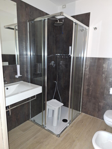 Bathroom 3, Hotel Danieli La Castellana lago di Garda, Verona
